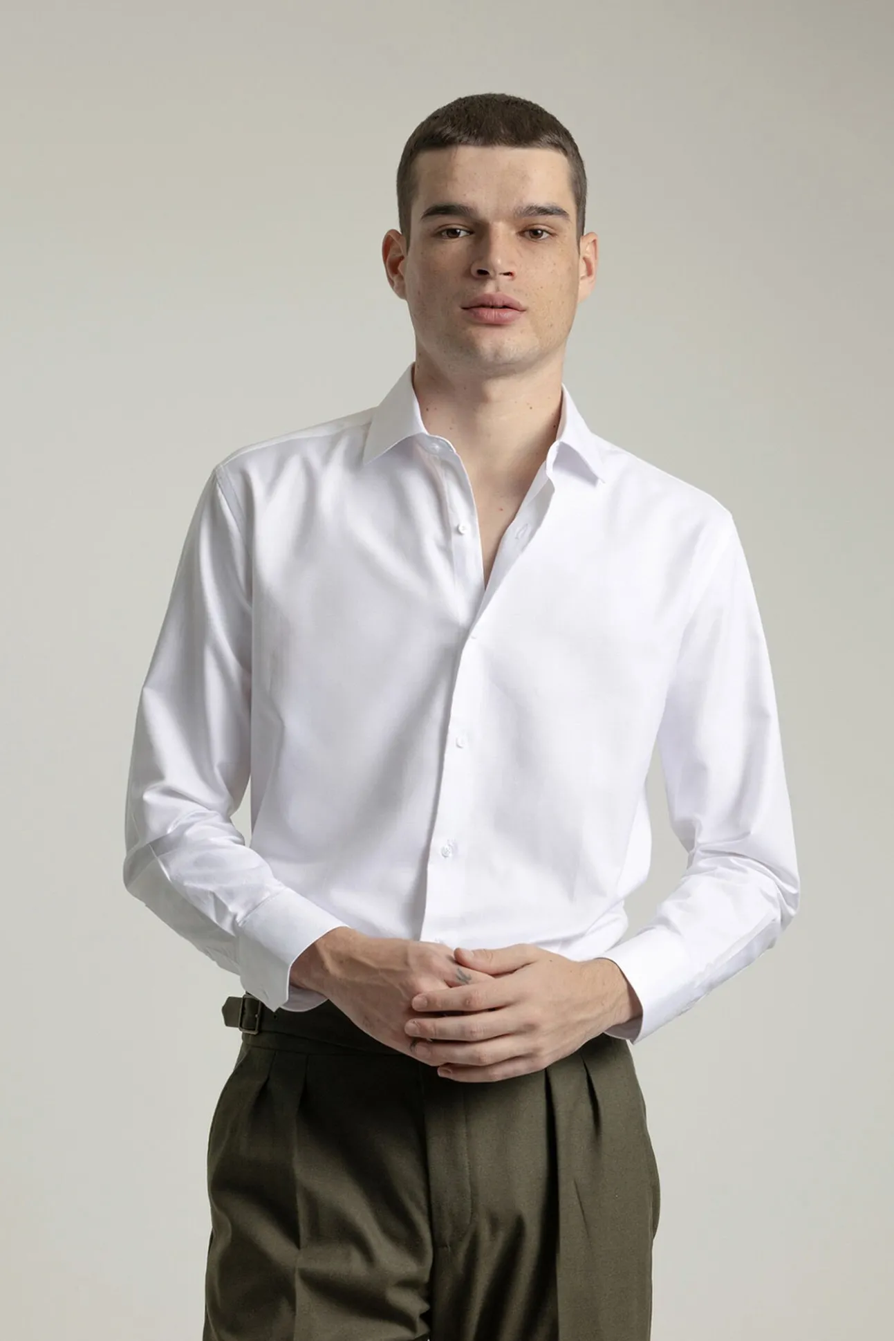 Camisa social de sarja de corte regular fit