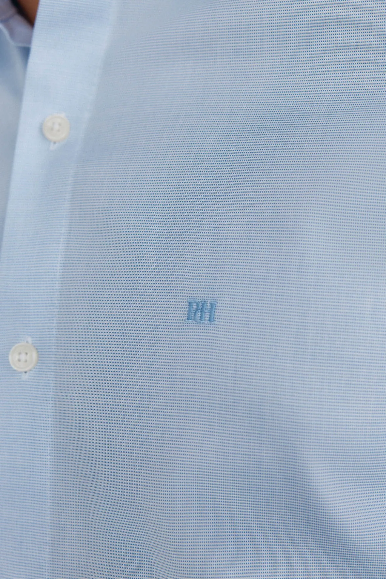 Camisa social estruturada slim fit, resistente a manchas e que não precisa passar