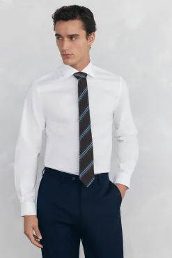 Camisa social lisa que não pode ser passada a ferro + resistente a manchas