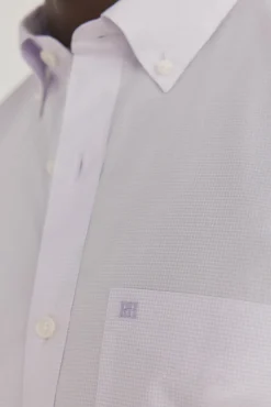 Camisa xadrez resistente a manchas e que não precisa passar