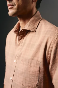Camisa xadrez tingida