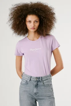 Camiseta básica de manga curta com logo frontal