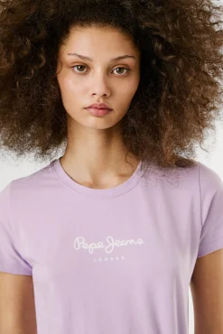 Camiseta básica de manga curta com logo frontal