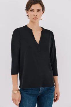 Camiseta básica decote mandarim