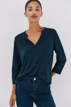 Camiseta básica decote mandarim