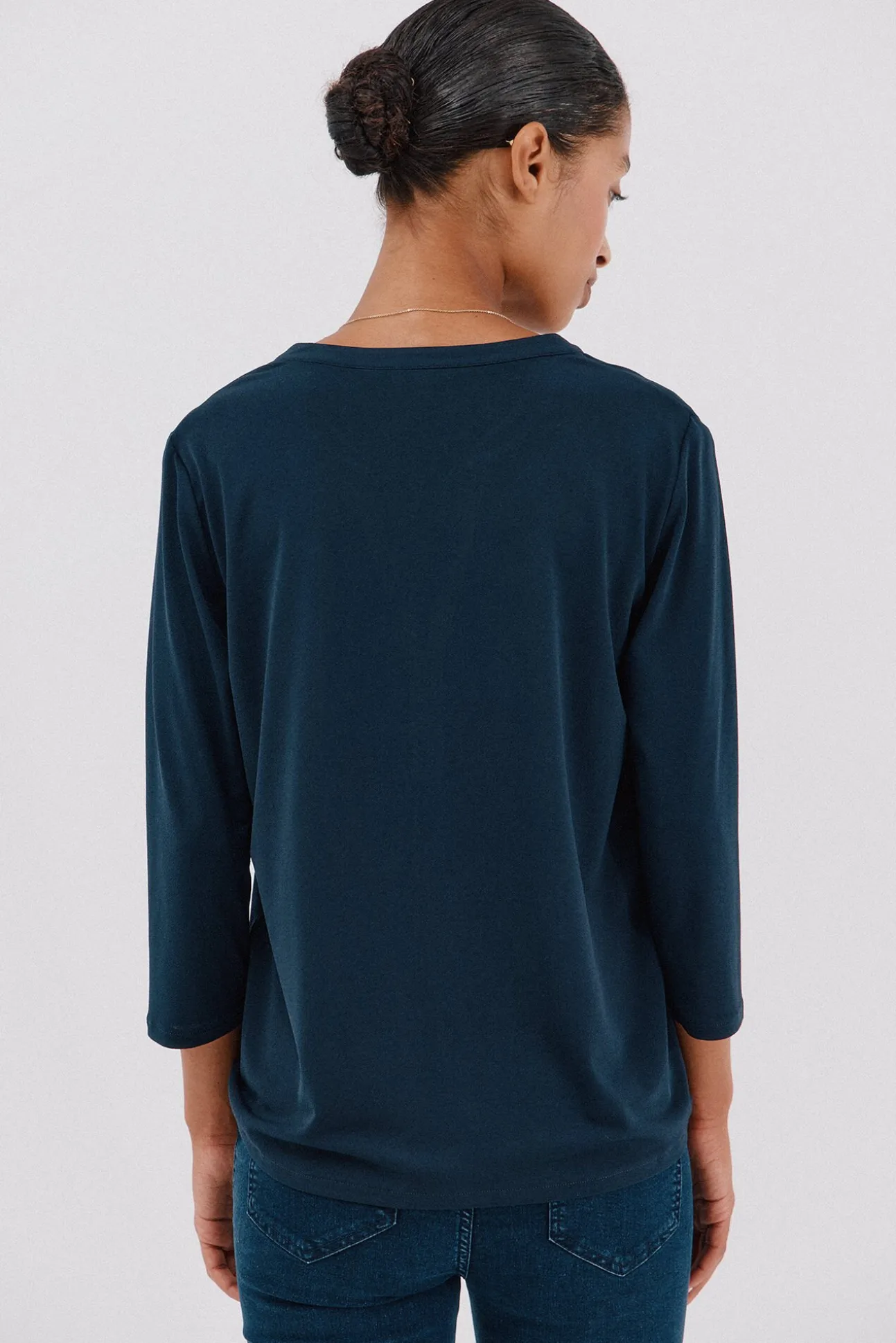 Camiseta básica decote mandarim