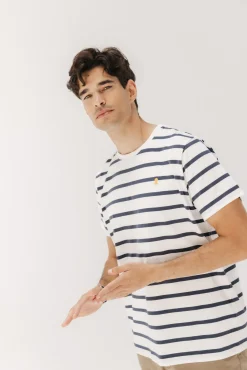 Camiseta básica riscas bordado
