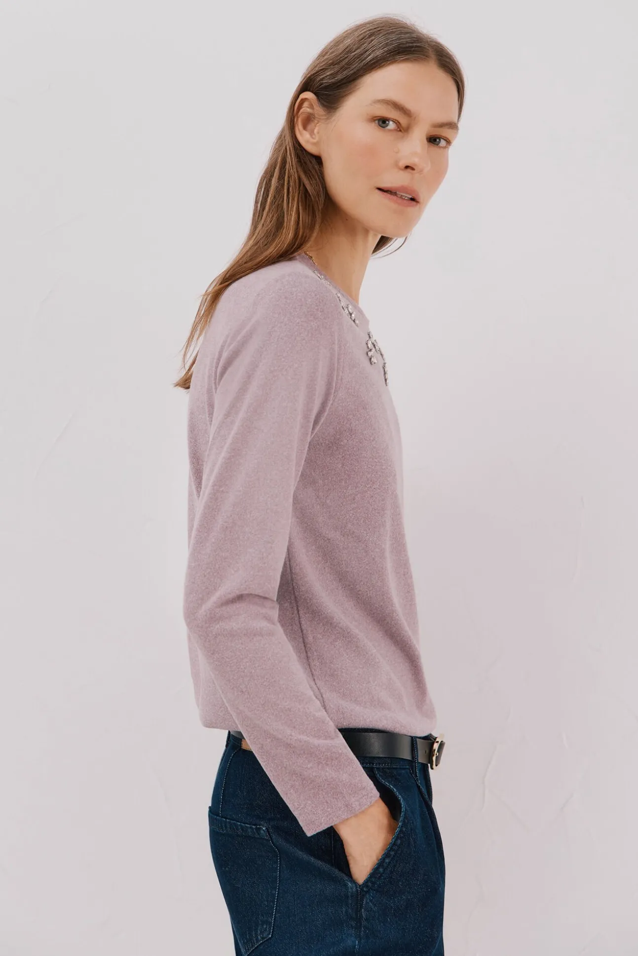 Camiseta com detalhes em strass