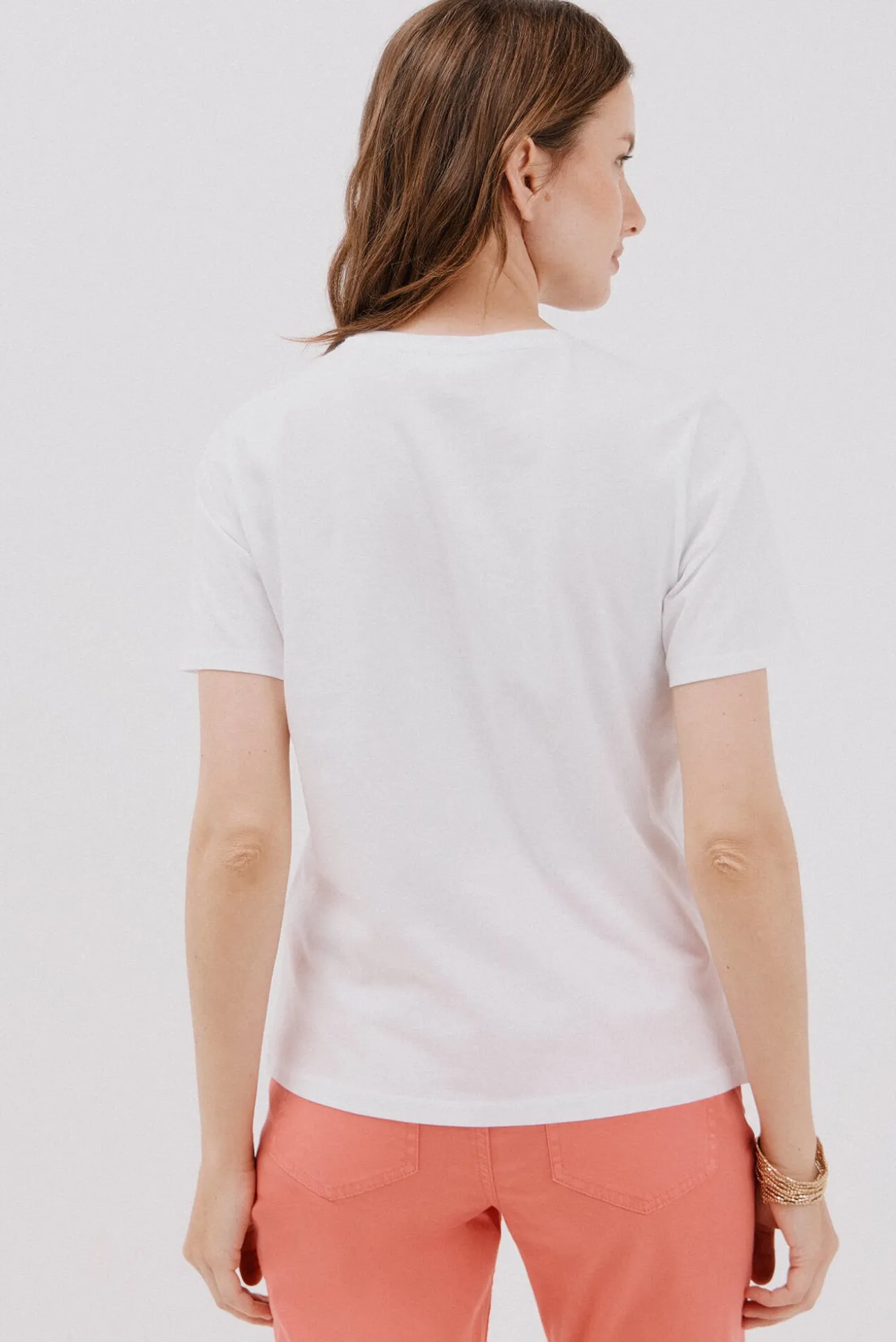 Camiseta com estampado posicional