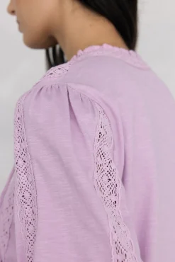 Camiseta com laço