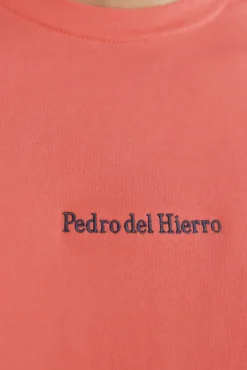 Camiseta com logo posicional