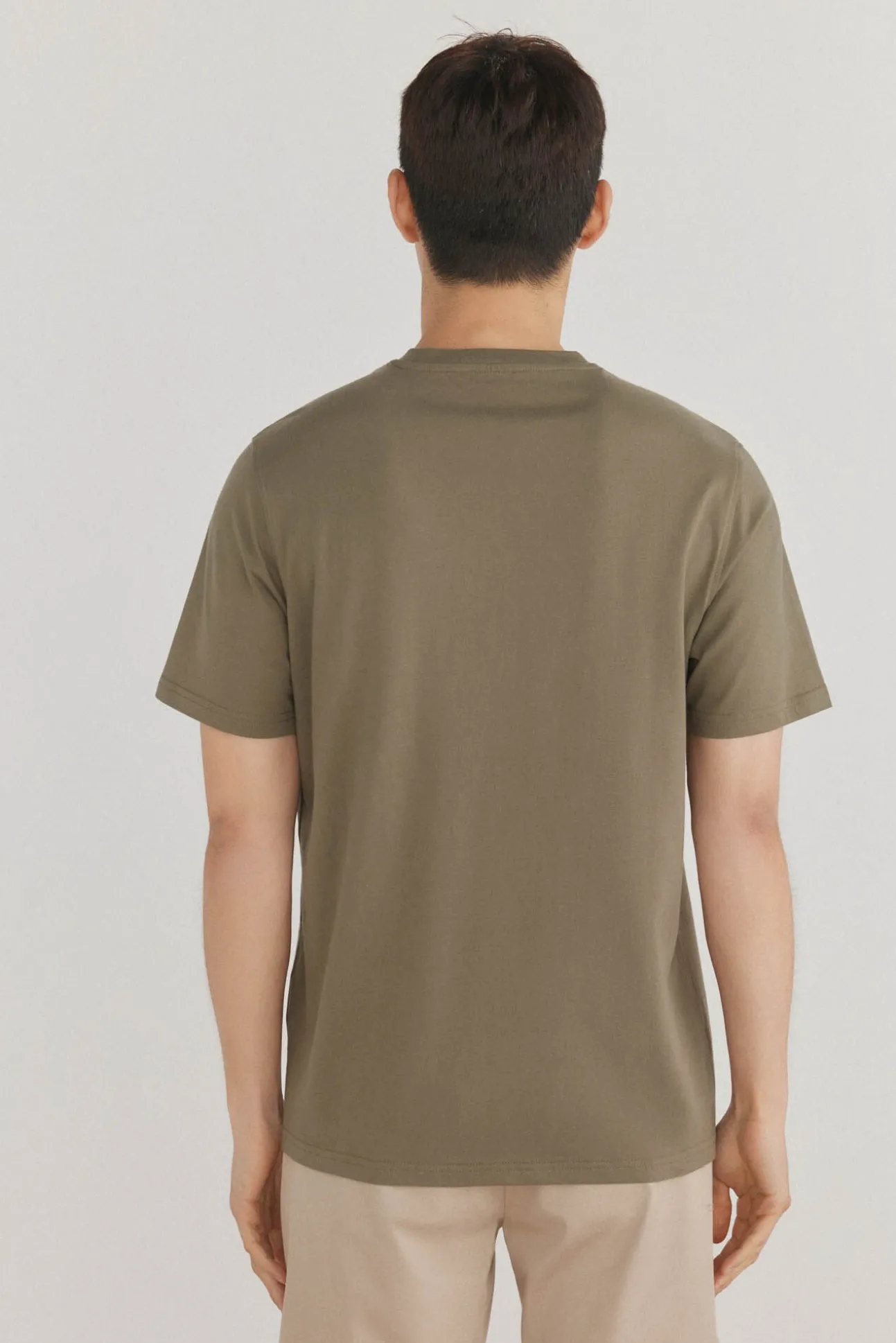Camiseta com logo posicional