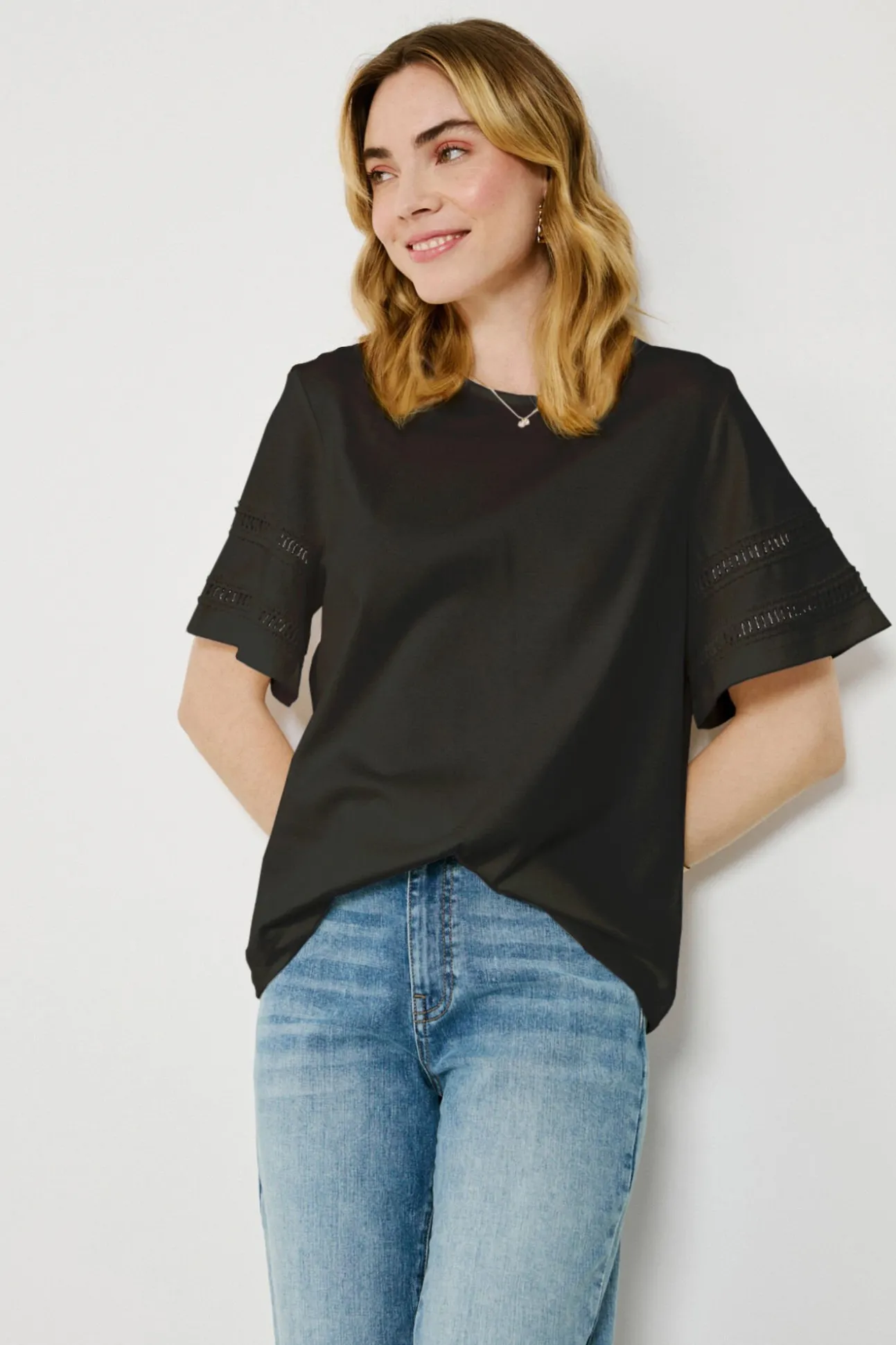 Camiseta de algodão orgânico com vazados