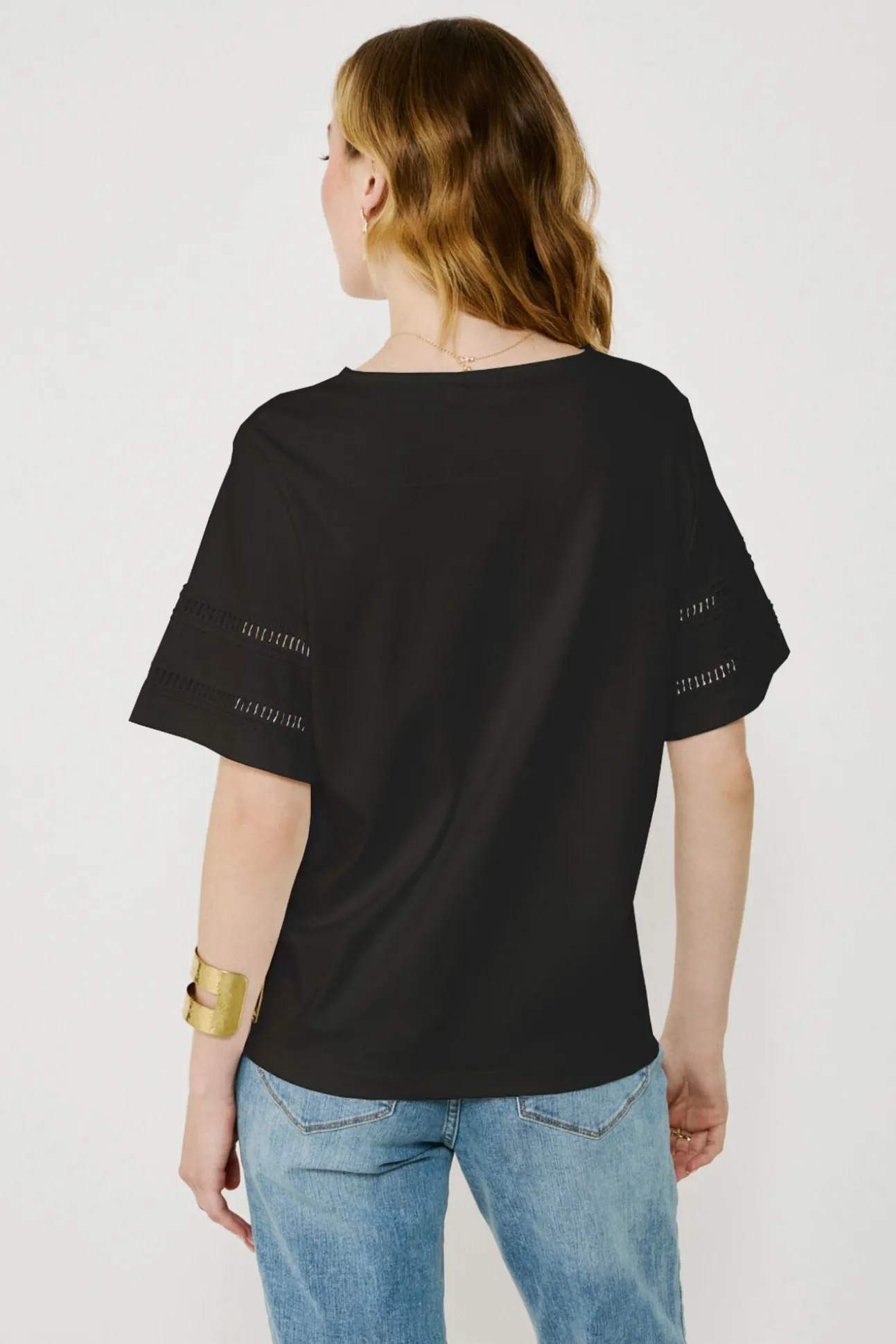 Camiseta de algodão orgânico com vazados