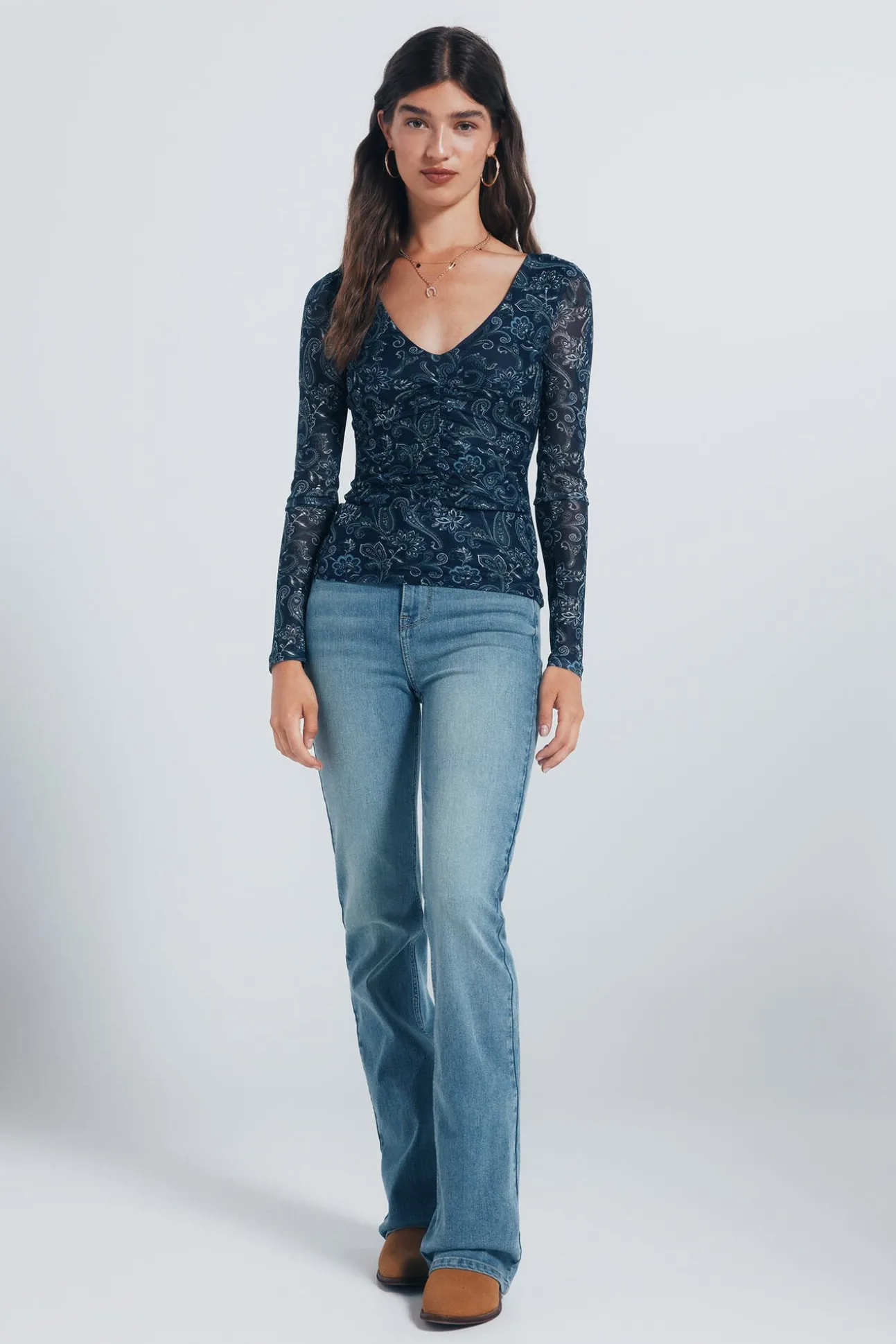 Camiseta de chiffon com decote franzido estampado