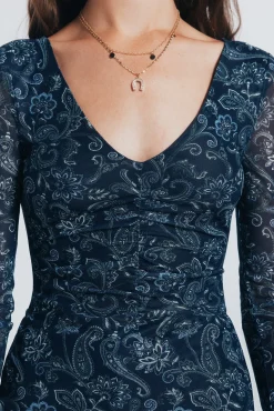 Camiseta de chiffon com decote franzido estampado