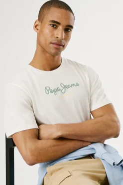 Camiseta de manga curta com logo frontal.
