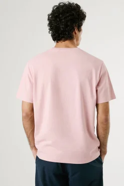 Camiseta de manga curta com logo bordado.
