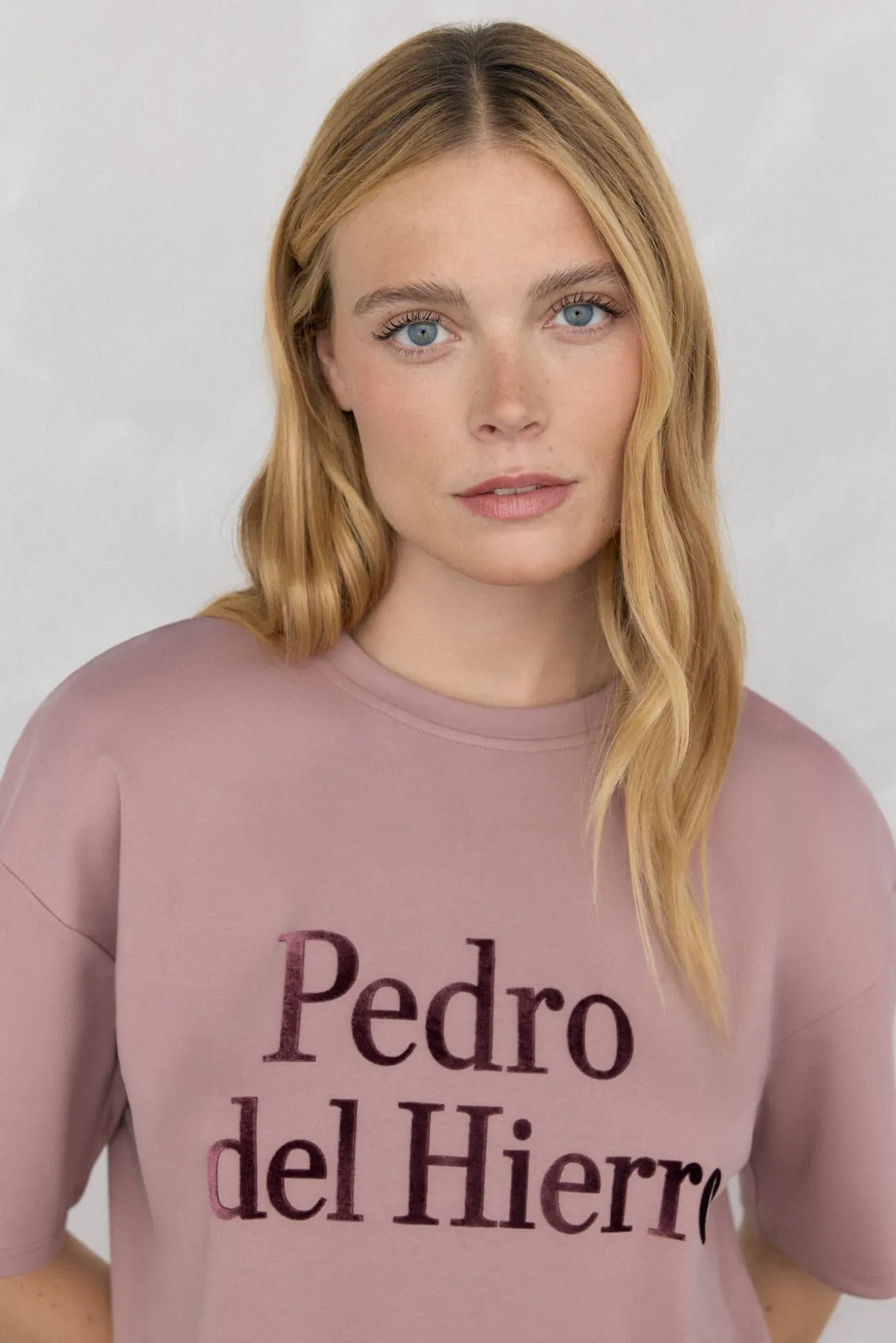 Camiseta esportiva oversized com logo