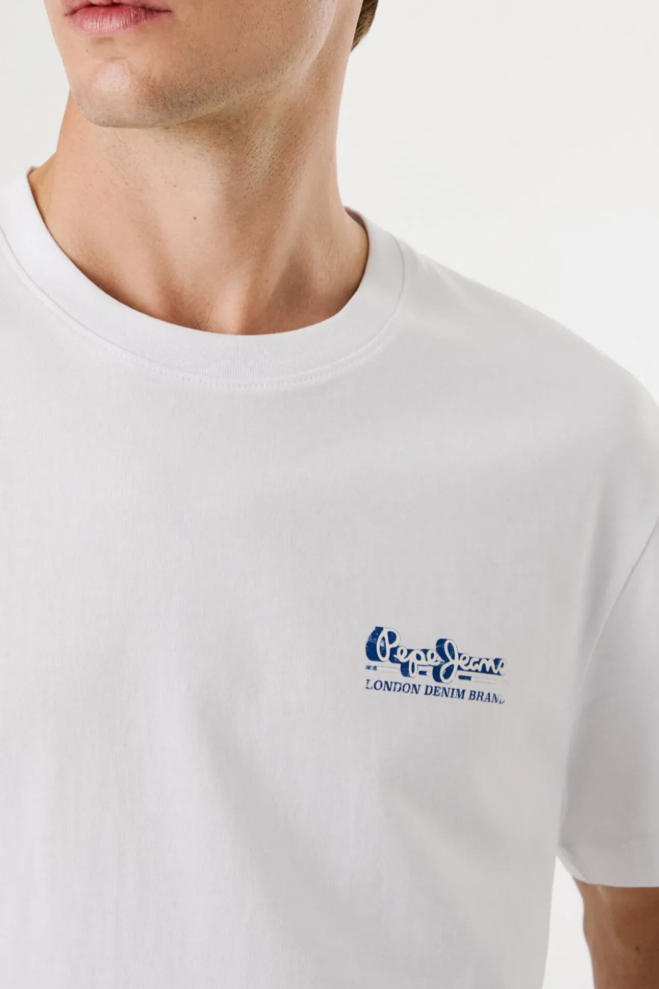 Camiseta estampada com logotipo de corte regular