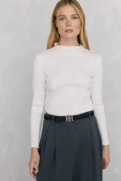 Camiseta estruturada com gola chaminé