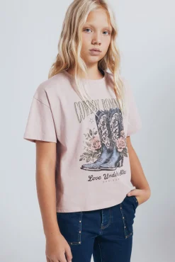 Camiseta feminina com botas de cowboy