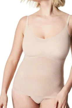 Camiseta moldeadora