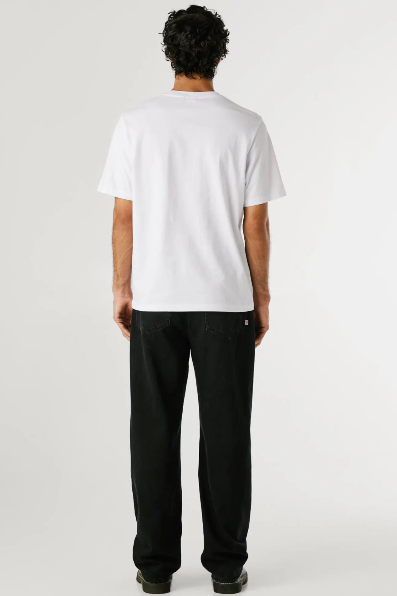 Camiseta Regular Fit com Logotipo Bordado