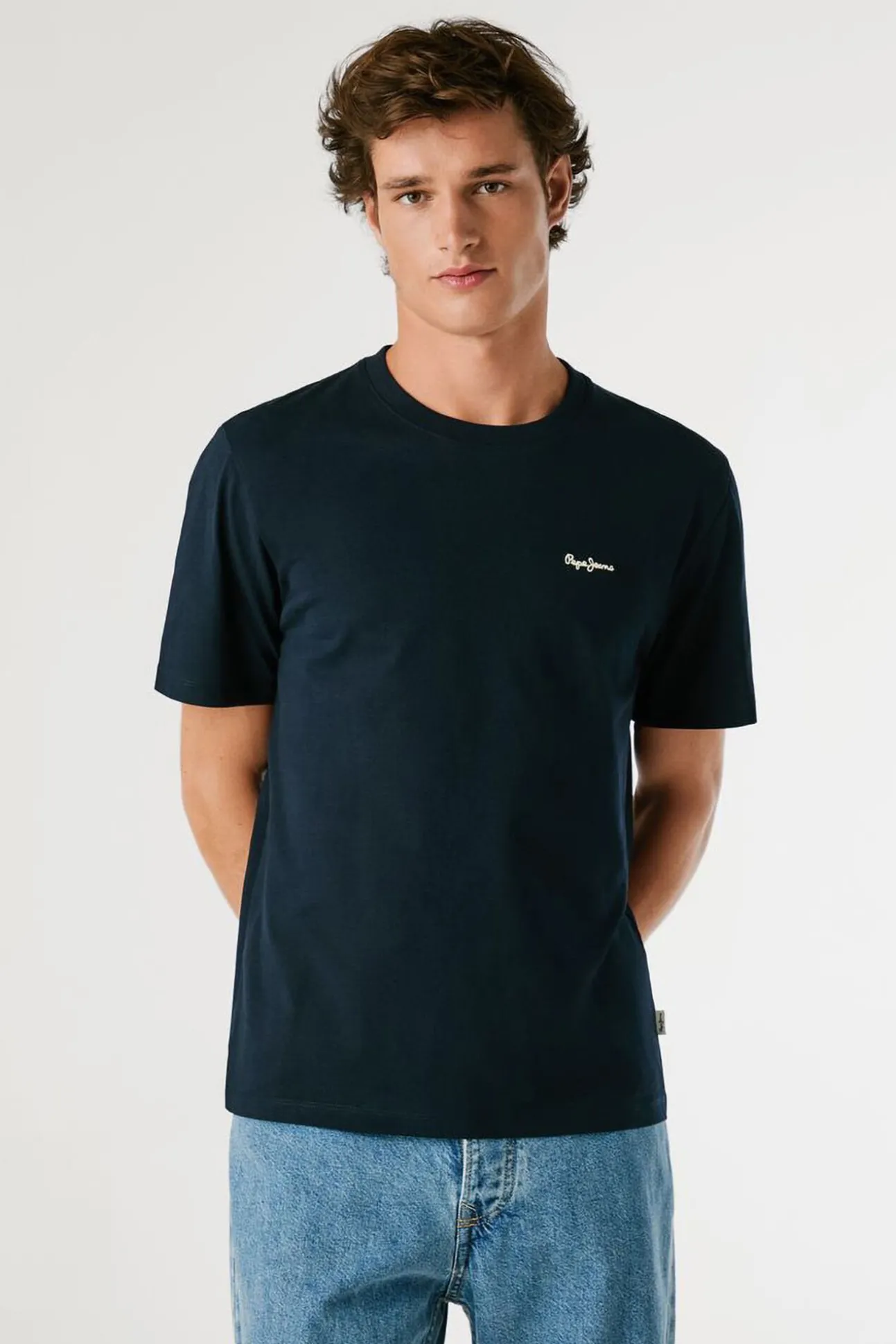 Camiseta Regular Fit com Logotipo Bordado