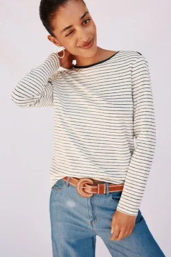 Camiseta riscas com gola canoa