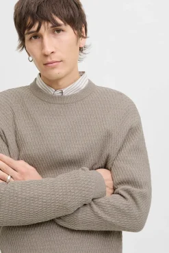 Camisola básica com gola redonda