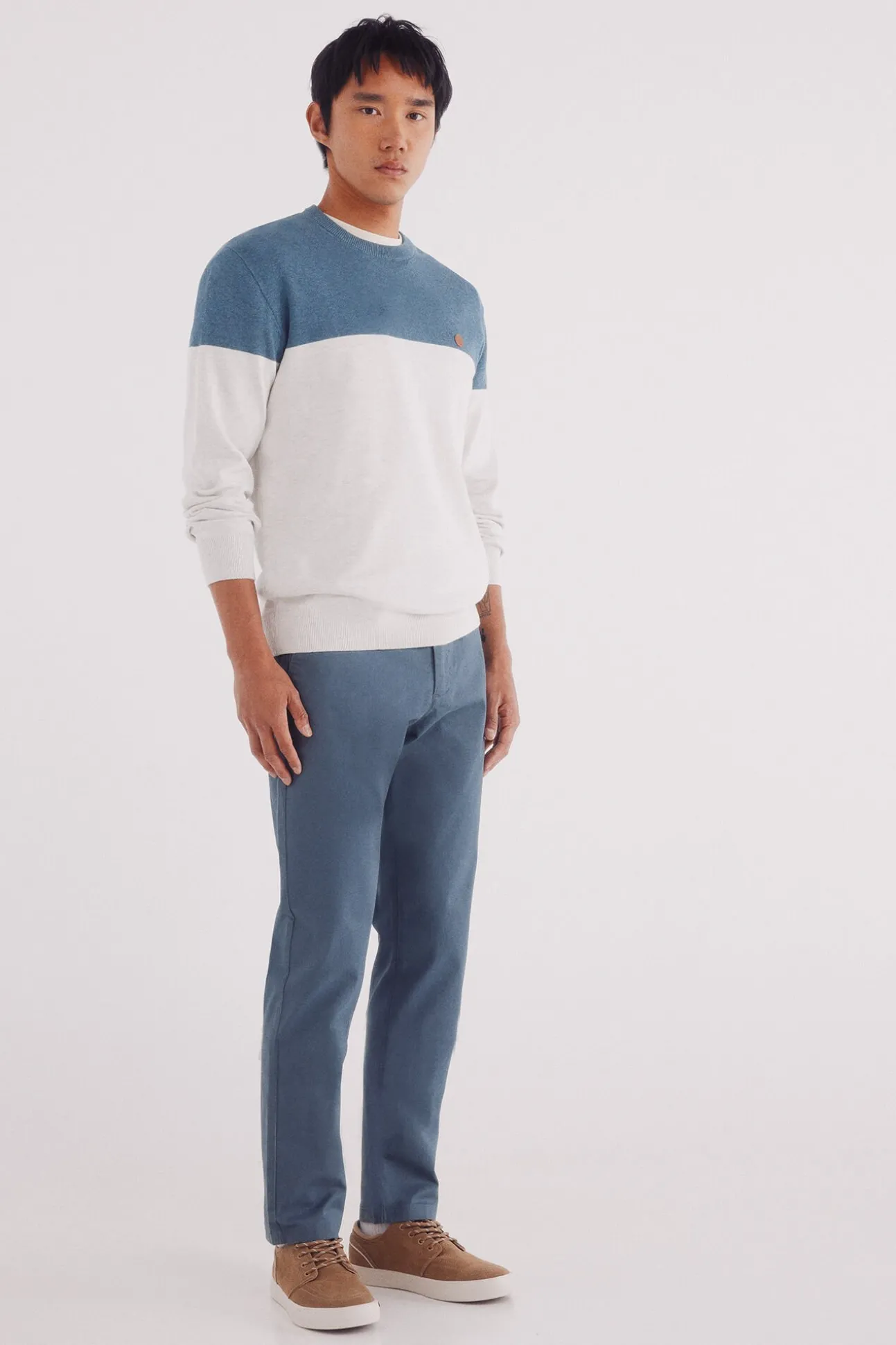 Camisola básico com blocos de cores