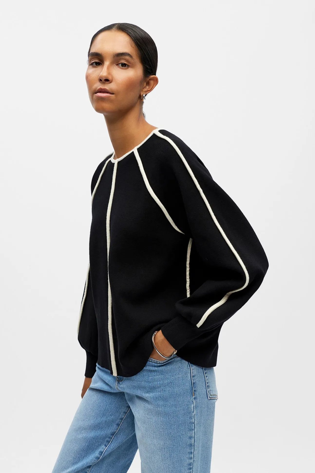 Camisola com acabamento contrastante