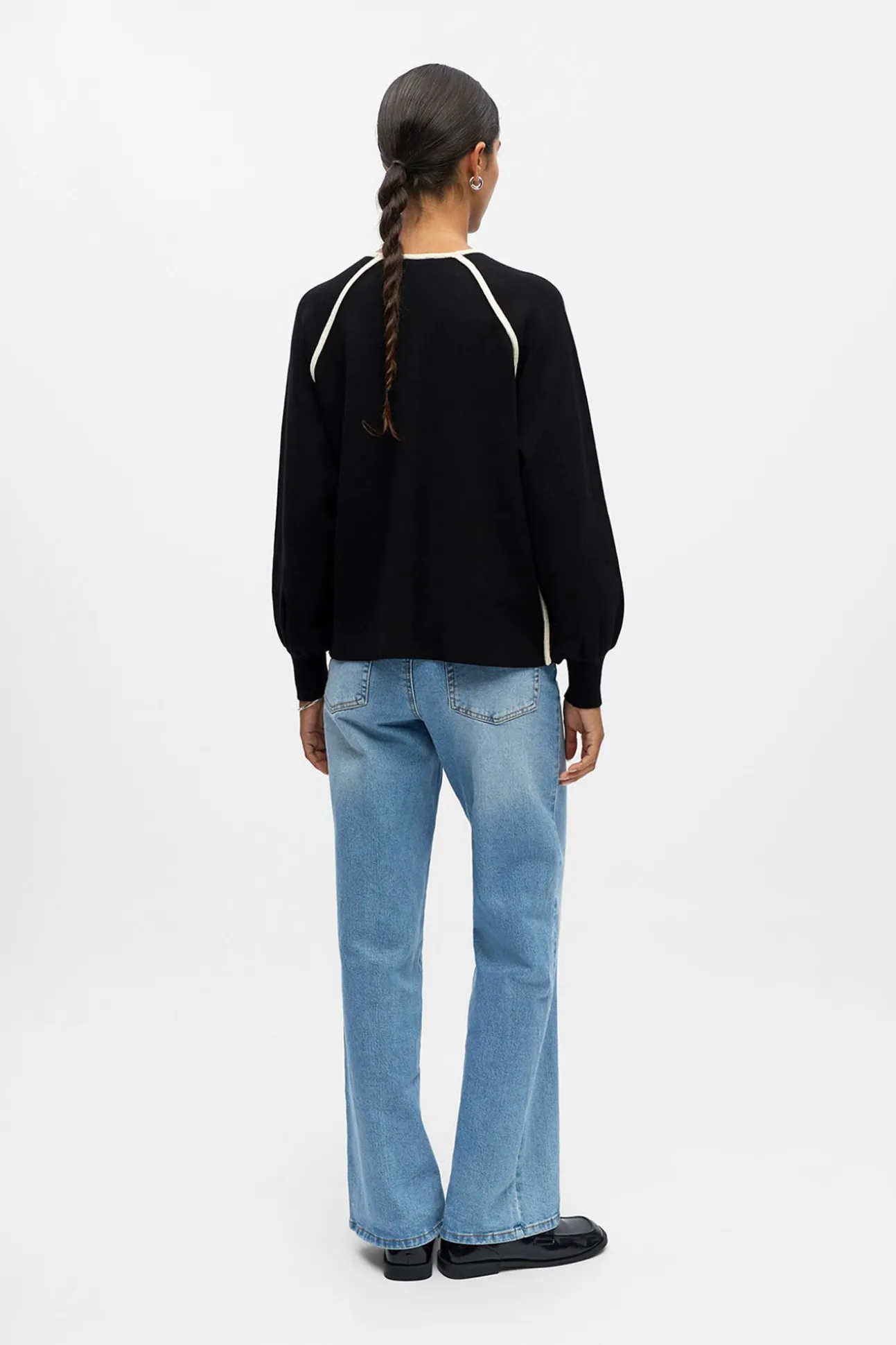 Camisola com acabamento contrastante