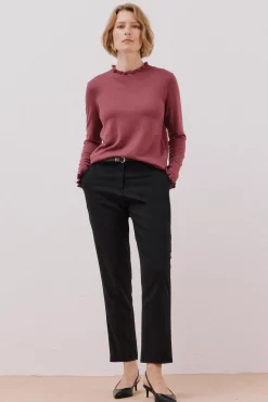 Camisola com gola com folhos