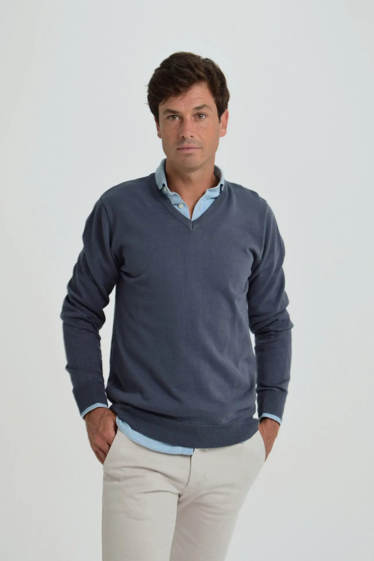 Camisola com gola em bico