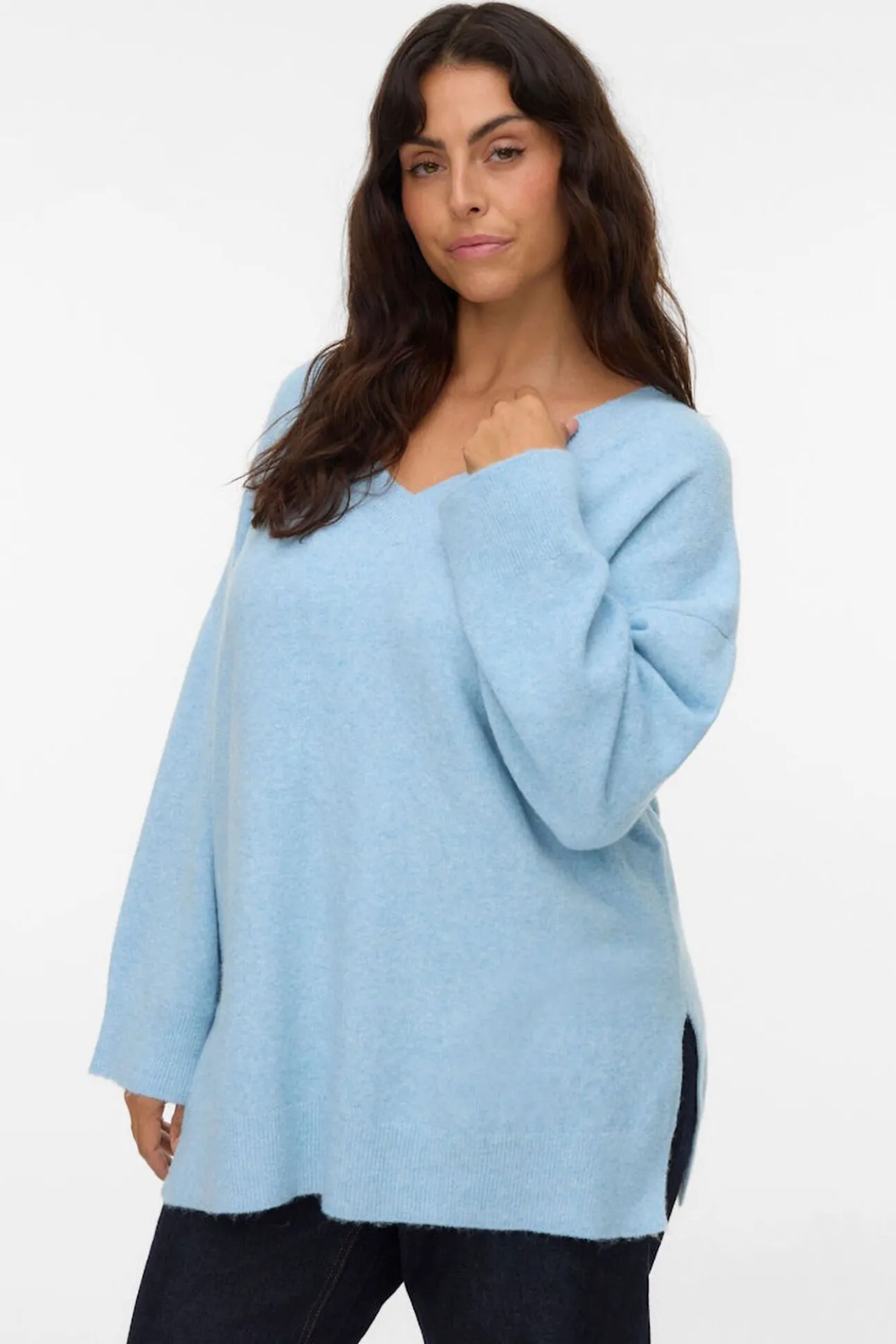 Camisola com gola em V curvo