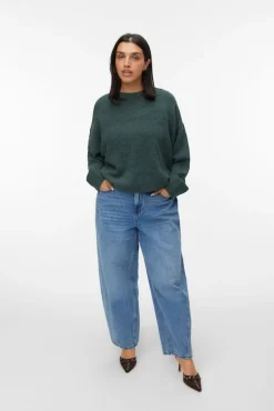 Camisola com gola em V curvo