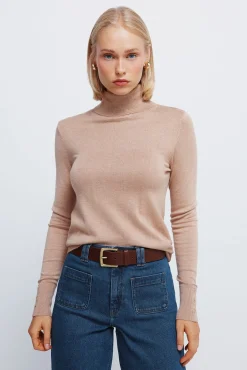 Camisola de gola alta com botões e punhos