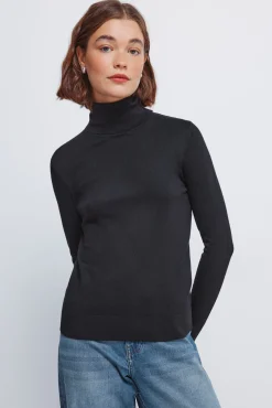Camisola de gola alta com botões e punhos