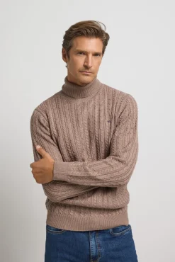Camisola de gola com tricô oitos
