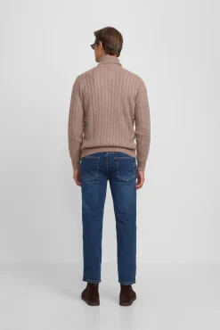 Camisola de gola com tricô oitos