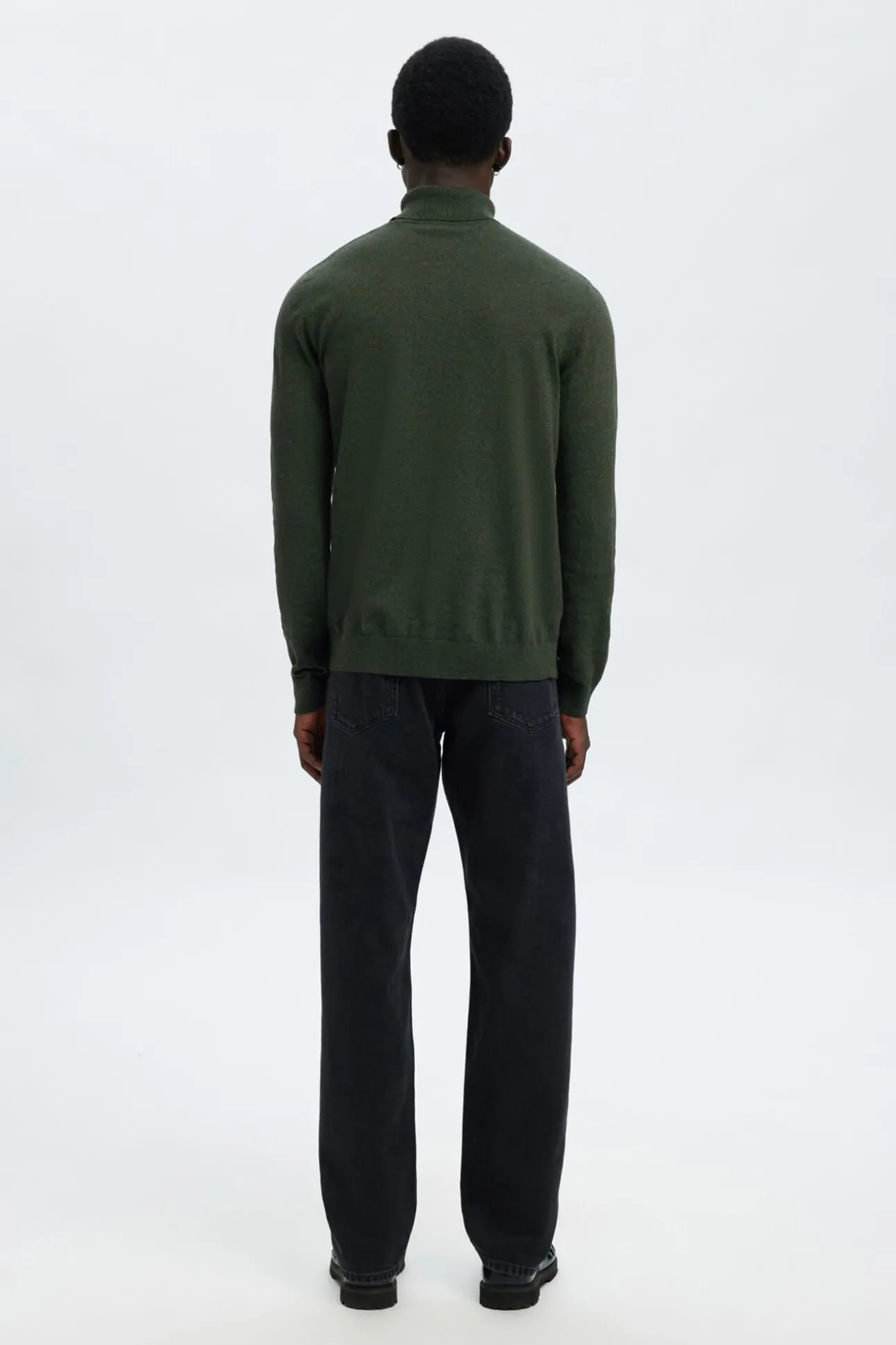 Camisola de gola de algodão orgânico