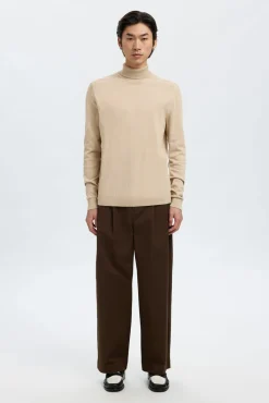 Camisola de gola de algodão orgânico