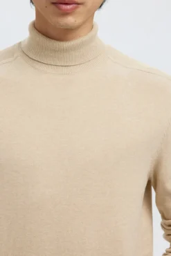 Camisola de gola de algodão orgânico