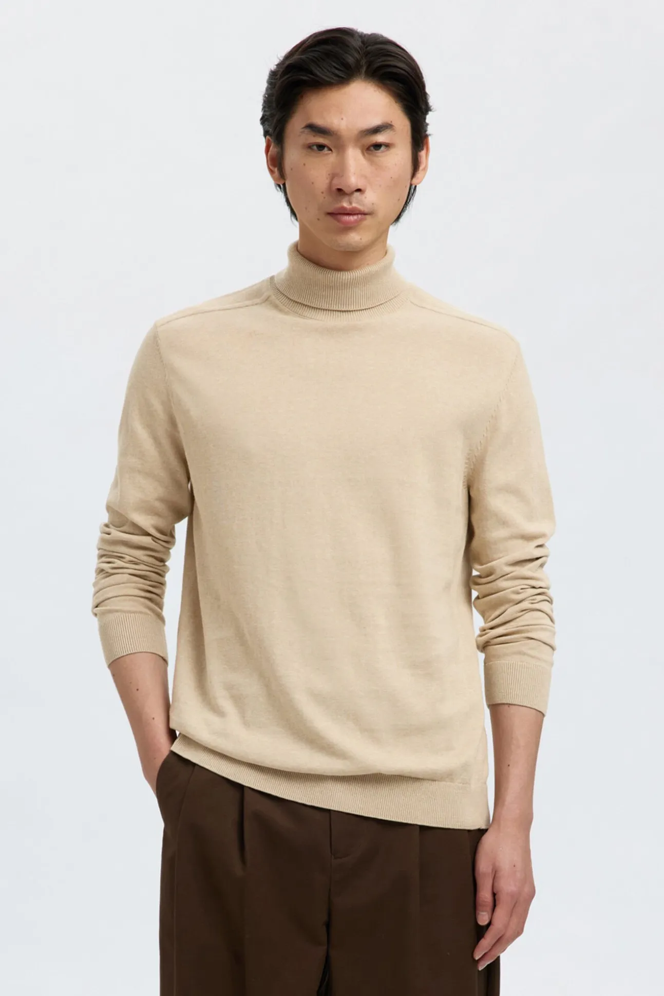 Camisola de gola de algodão orgânico