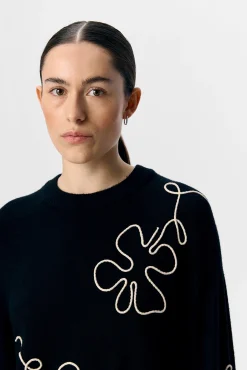 Camisola de malha bordado com flores