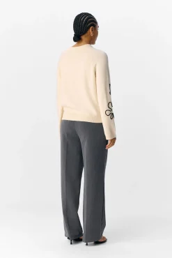 Camisola de malha bordado com flores