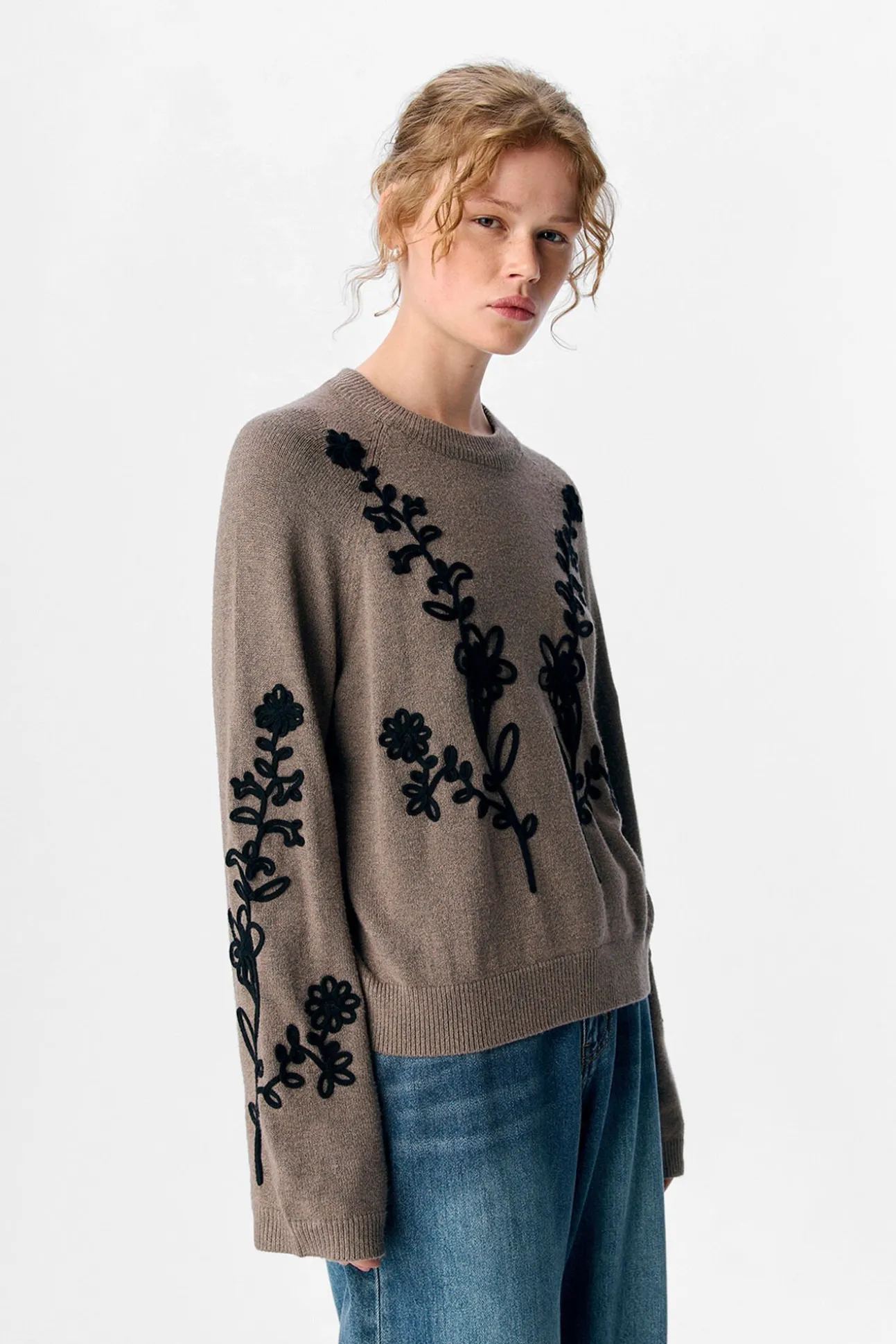 Camisola de malha bordado com flores