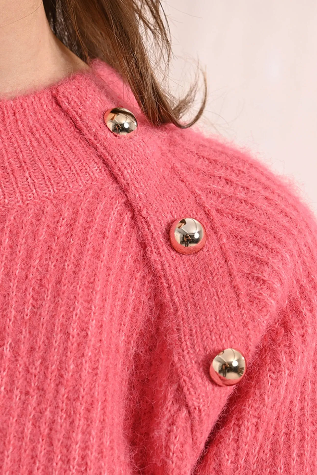 Camisola de manga comprida com detalhe de botão